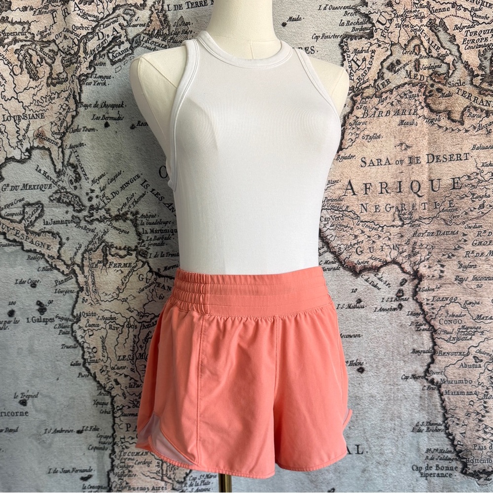 Lululemon Athletica Hotty HR 4” Sunny Coral Athletic Shorts